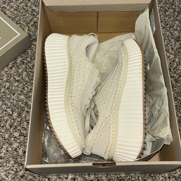 Dolce Vita Dolen sneakers 6.5 worn once !! - Picture 7 of 7